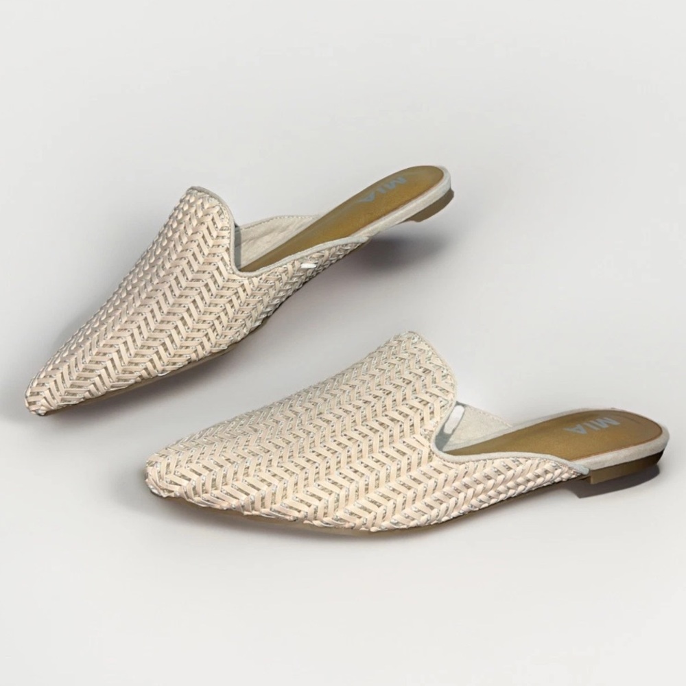 MIA Johona Womens 9 M Natural Woven Pointed Toe Flats Slip On Mule Cushioned 9